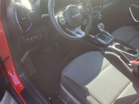 Used 2023 Kia Soul S FWD image 7