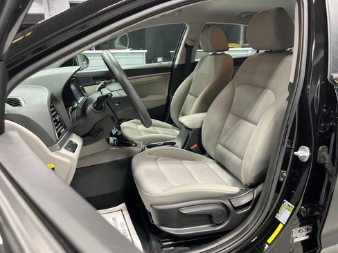 Used 2017 Hyundai Elantra SE FWD image 13