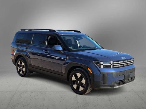 Used 2025 Hyundai Santa Fe SEL image 2