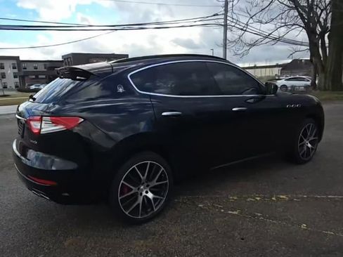 Used 2017 Maserati Levante w/ Sport Package image 28