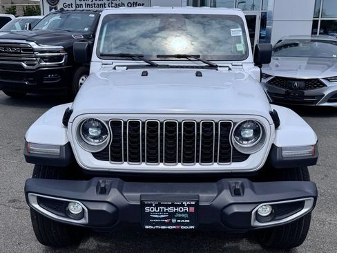 Certified 2025 Jeep Wrangler Unlimited Sahara AWD/4WD image 2