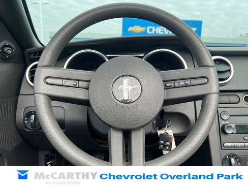 Used 2005 Ford Mustang GT Premium image 11