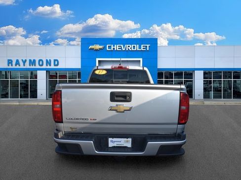 Used 2017 Chevrolet Colorado Z71 AWD/4WD image 4