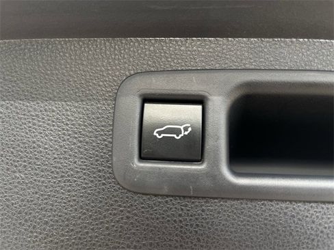 Used 2022 Toyota Highlander Platinum image 34