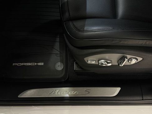 Certified 2023 Porsche Macan S image 30