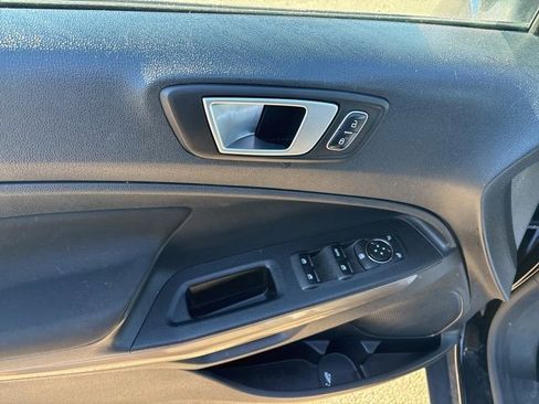 Used 2019 Ford EcoSport SE w/ SE Convenience Package image 21