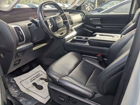 Certified 2025 Ford Expedition Max Platinum AWD/4WD image 4