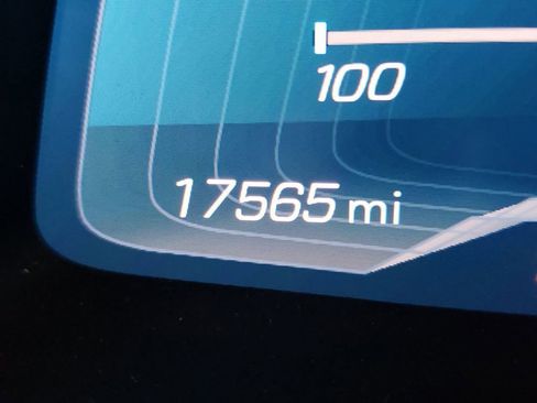 Used 2021 Chevrolet Corvette Stingray Preferred Cpe w/ Body-Color Dual Roof Package image 17