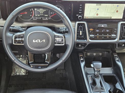 Certified 2022 Kia Sorento S image 10