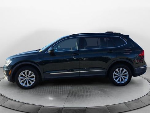 Used 2018 Volkswagen Tiguan SE image 2