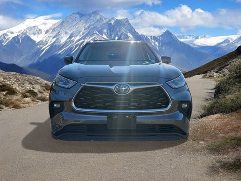 Used 2022 Toyota Highlander Limited image 8