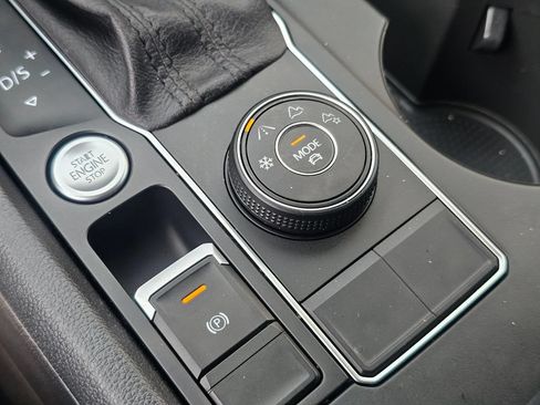 Used 2019 Volkswagen Atlas SE AWD/4WD image 33