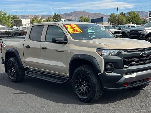 Certified 2023 Chevrolet Colorado Trail Boss w/ Advanced Trailering Package AWD/4WD image 3