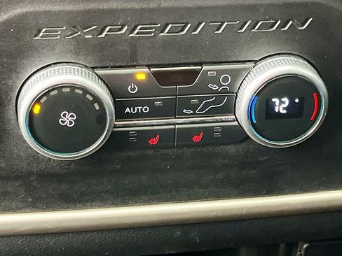 Used 2022 Ford Expedition Max Limited image 27