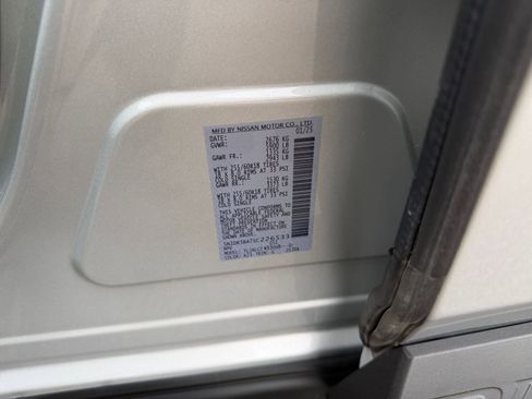 Used 2025 Nissan Pathfinder SV image 31