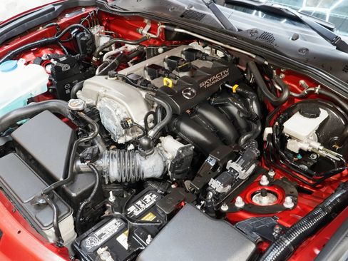 Used 2019 MAZDA MX-5 Miata Grand Touring RWD image 32
