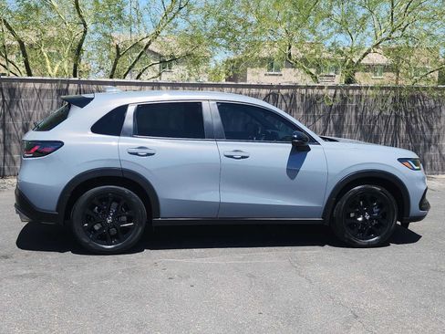 Used 2023 Honda HR-V Sport image 9