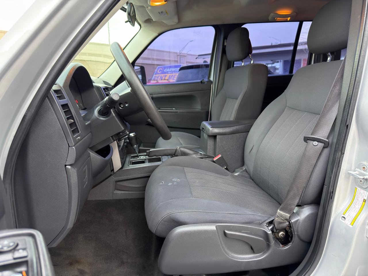 Used 2011 Jeep Liberty Sport RWD image 10