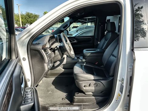 Used 2024 Chevrolet Suburban LT AWD/4WD image 2