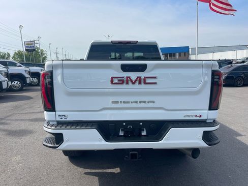 Used 2024 GMC Sierra 2500 AT4 w/ AT4 Premium Plus Package image 4