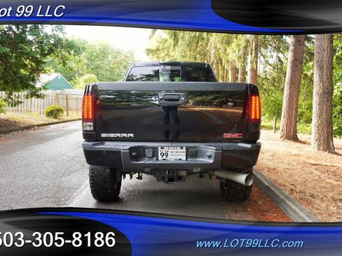 Used 2014 GMC Sierra 2500 Denali w/ Suspension Package, Off-Road AWD/4WD image 10