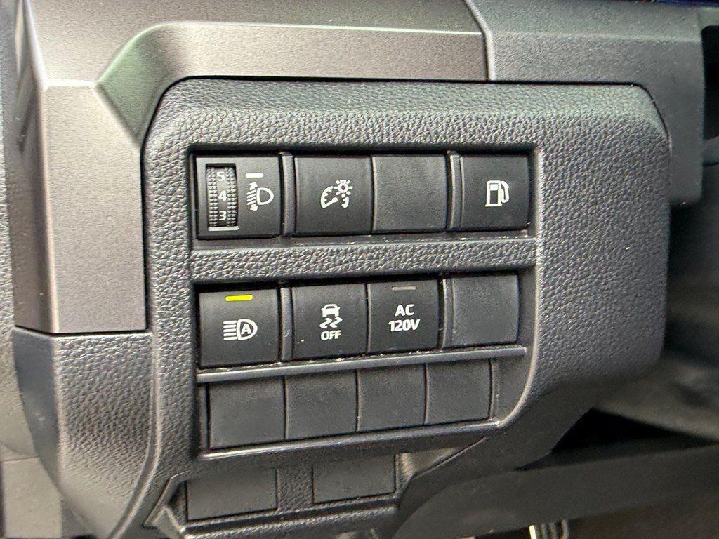 Used 2025 Toyota 4Runner TRD Sport AWD/4WD image 18