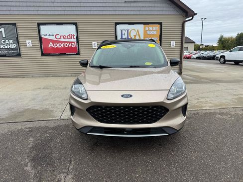 Used 2020 Ford Escape SE Sport image 2