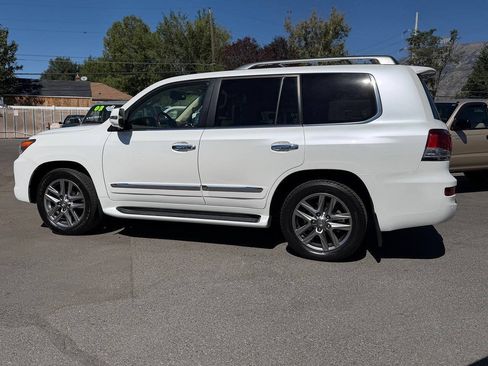 Used 2013 Lexus LX 570 4WD w/ Luxury Pkg image 6