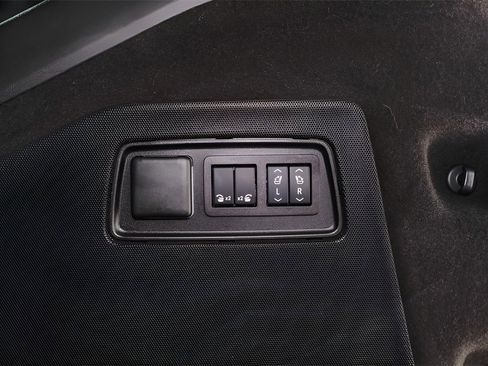 Used 2025 Cadillac Escalade Sport w/ Touring Package image 41