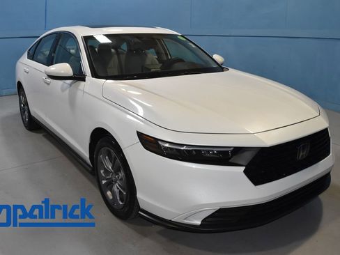 Used 2024 Honda Accord EX image 1