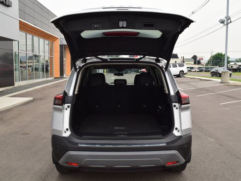 Used 2021 Nissan Rogue SV w/ Premium Package AWD/4WD image 9