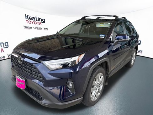 Used 2023 Toyota RAV4 XLE Premium FWD image 3