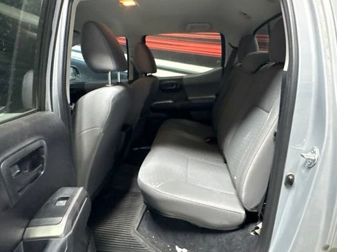 Used 2021 Toyota Tacoma SR5 w/ Technology Package AWD/4WD image 12