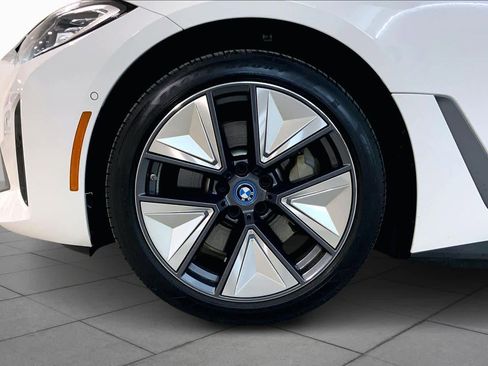 Used 2023 BMW i4 eDrive35 image 11