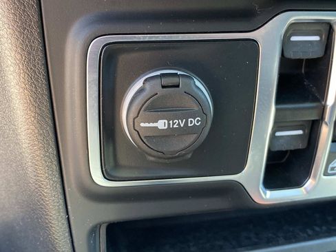 Used 2025 Jeep Gladiator Sport AWD/4WD image 30