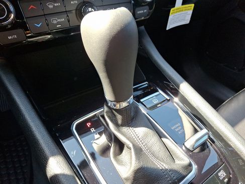 Used 2024 Jeep Compass Latitude w/ Convenience Group image 14