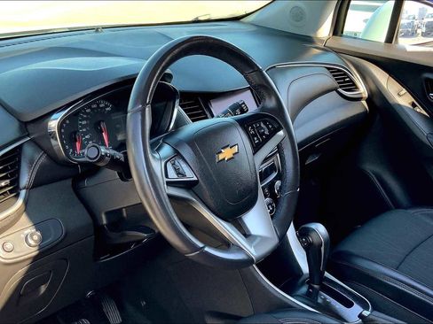 Certified 2022 Chevrolet Trax LT w/ Sport Edition image 31