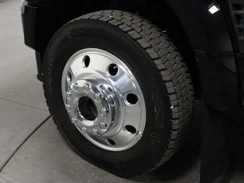 Used 2024 Ford F450 Platinum image 10