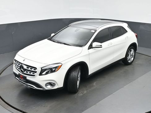 Used 2019 Mercedes-Benz GLA 250 4MATIC w/ Premium Package image 32
