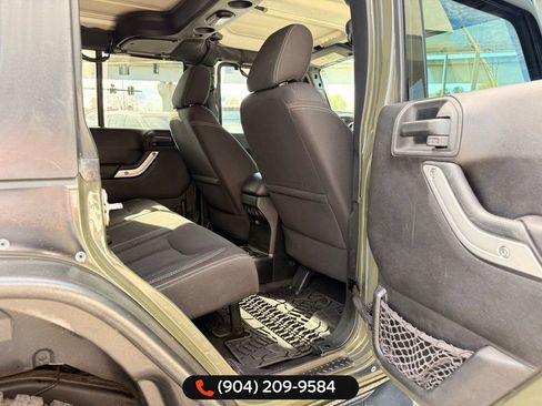 Used 2015 Jeep Wrangler Unlimited Rubicon w/ Dual Top Group image 27