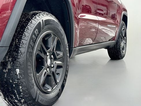 Used 2016 Jeep Grand Cherokee Laredo image 15