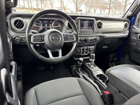 Used 2020 Jeep Wrangler Unlimited Sahara image 17