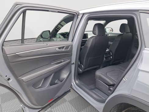 New 2025 Volkswagen Atlas Cross Sport SE image 13