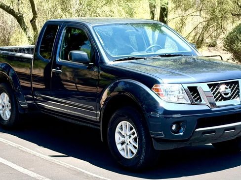 Used 2020 Nissan Frontier SV RWD image 1