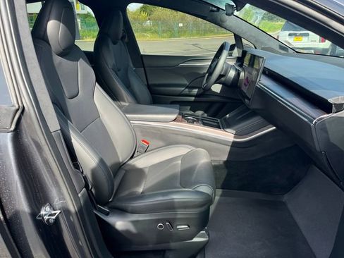 Used 2024 Tesla Model X AWD/4WD image 9