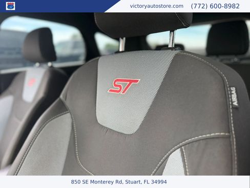 Used 2017 Ford Focus ST FWD image 9