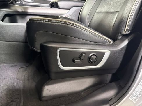 Used 2022 RAM 1500 Laramie AWD/4WD image 11
