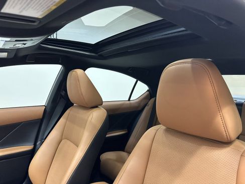 Used 2022 Lexus IS 300 w/ Comfort Package image 14