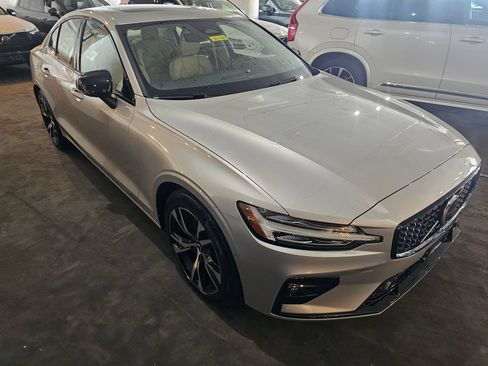Certified 2025 Volvo S60 B5 Plus AWD/4WD image 7