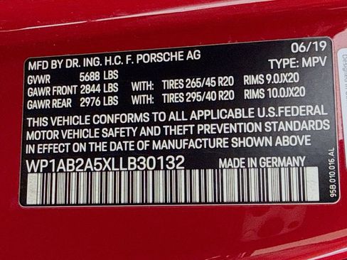 Certified 2020 Porsche Macan S AWD/4WD image 12